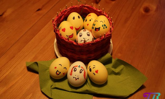 Ostereier bemalen – der Smiley- und Einhorn-Trend