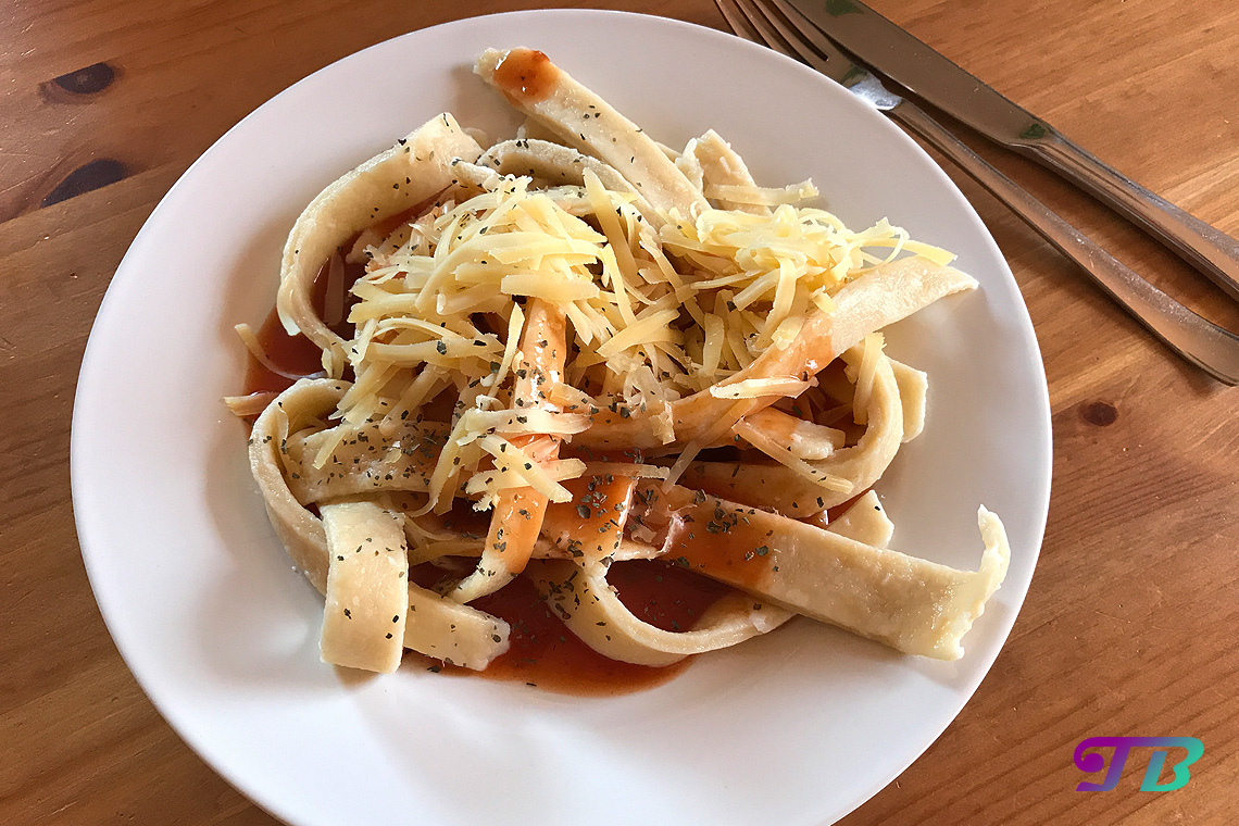 Weltnudeltag DIY Nudeln mit Tomatensauce Guten Appetit