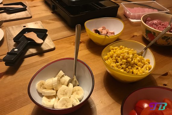 DIY Raclette - Bananen, Mais, Würstchen