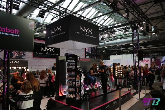 GLOW by dm Berlin - NYX Professional Makeup