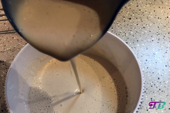 DIY Plinse Pfannkuchen Teig zähflüssig