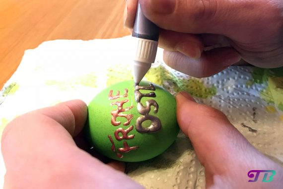 Ostern Eier färben malen Glanzmaler schreiben