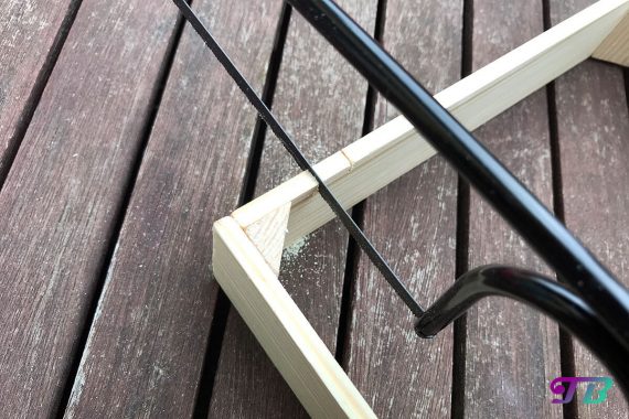 DIY Webrahmen Holz Markierung Einschnitt sägen