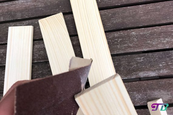 DIY Webrahmen Holz schleifen