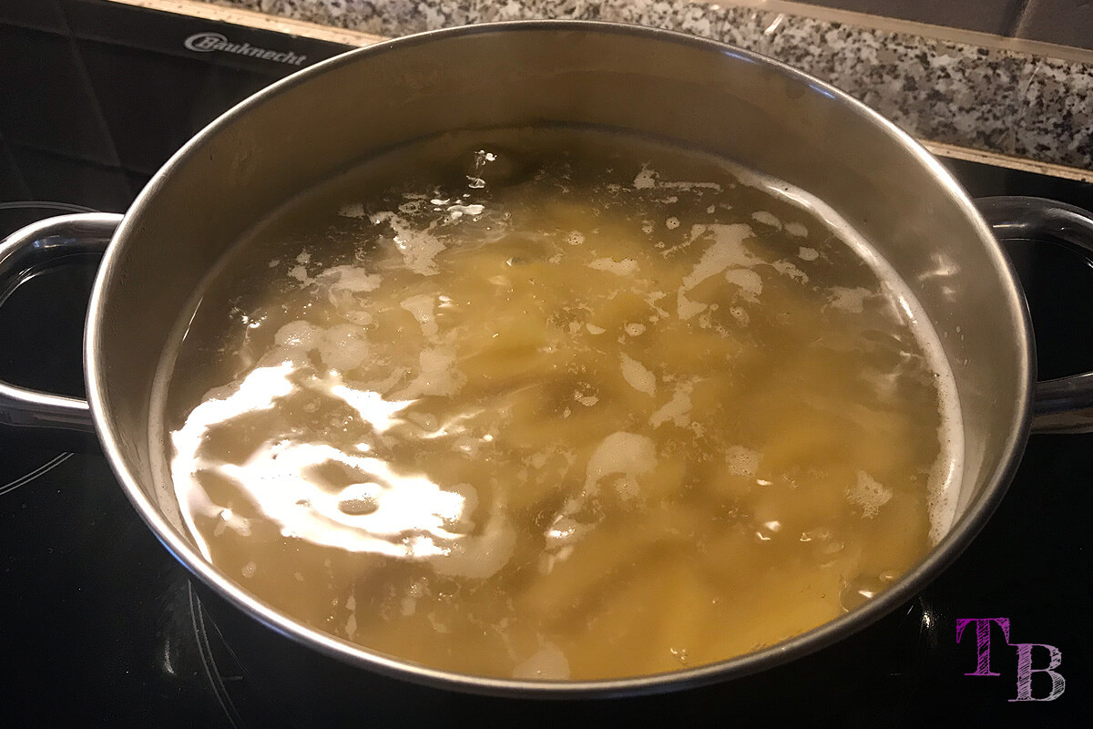 Zucchini Nudeln kochen Topf