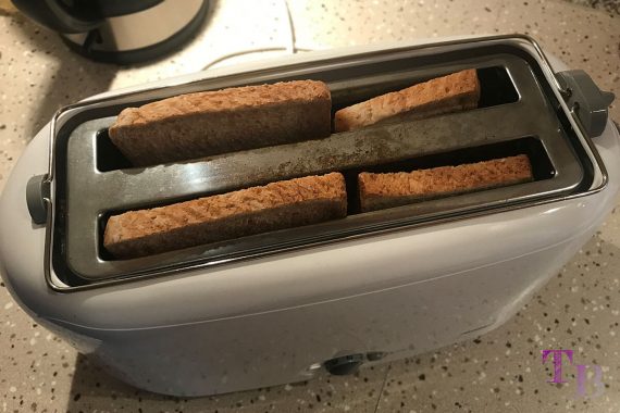 Toast überbacken Vollkorntoast Toaster