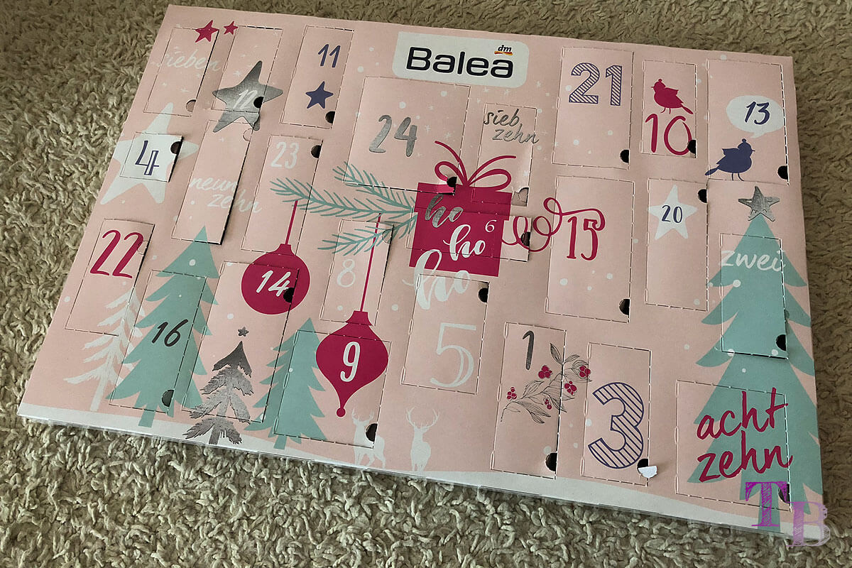 Balea Adventskalender – viele kleine Produkte im „lovely moments“ Design
