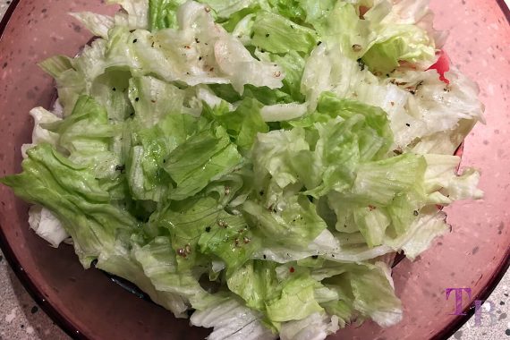 China Nudeln Eisbergsalat Salat Gewürzmischung untermischen