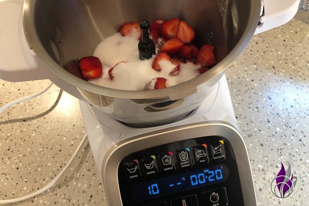 Erdbeer-Sahne-Likör im Prep&amp;Cook von Krups zubereiten