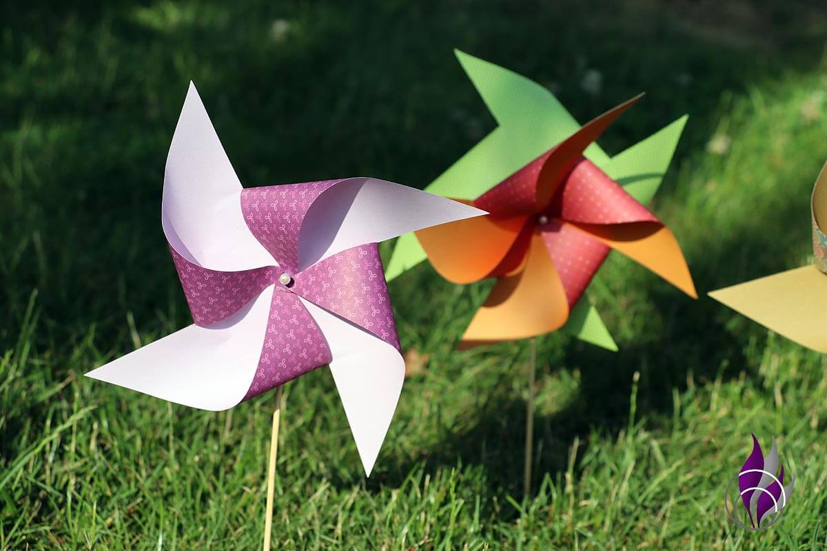 DIY Windmühle aus Origamipapier – wunderschönes Windrad als Deko