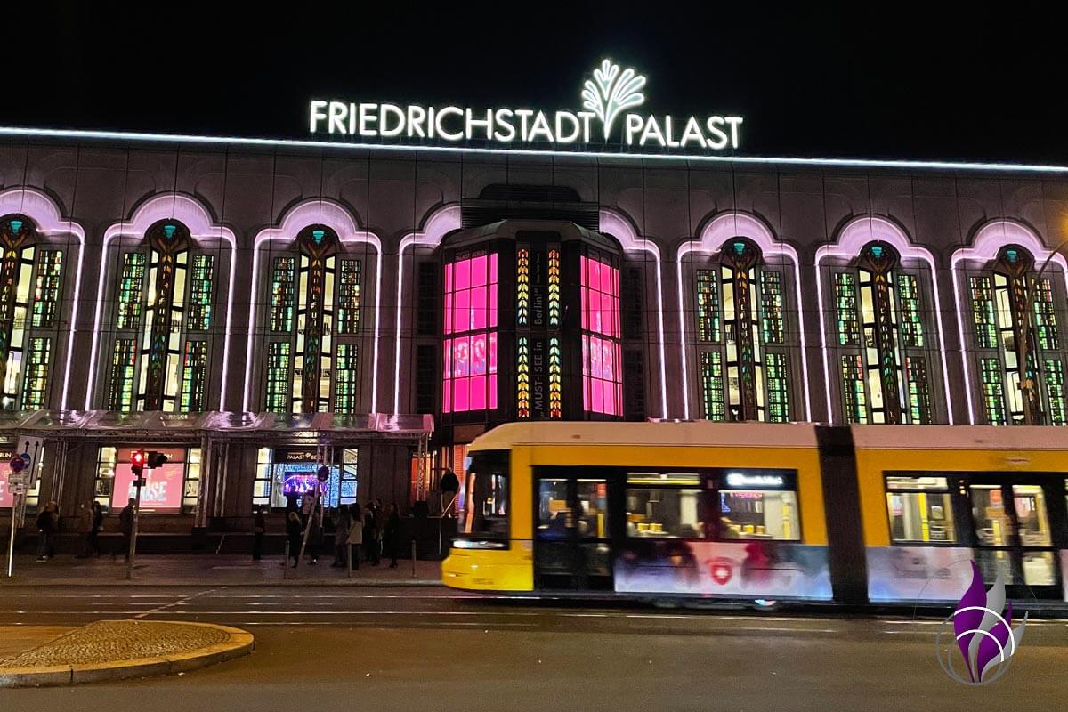 Friedrichstadt-Palast Berlin Außenansicht fun4family