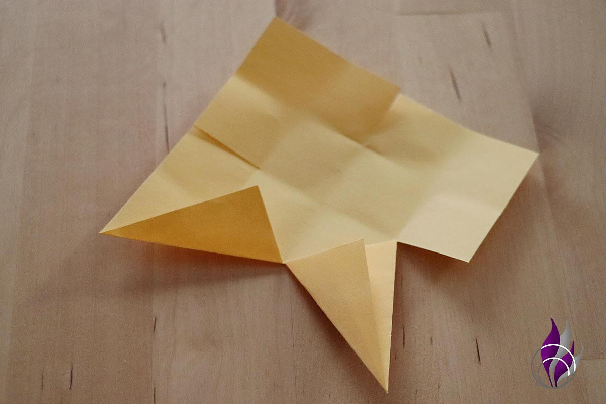 einfache Papiersterne Spitzen falten DIY Weihnachten fun4family