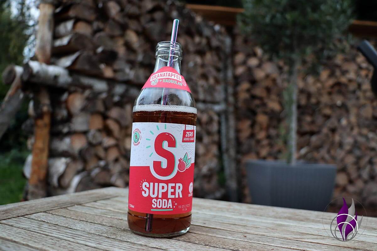 SUPER SODA Erfrischungsgetränk ohne Zuckerzusatz Granatapfel fun4family