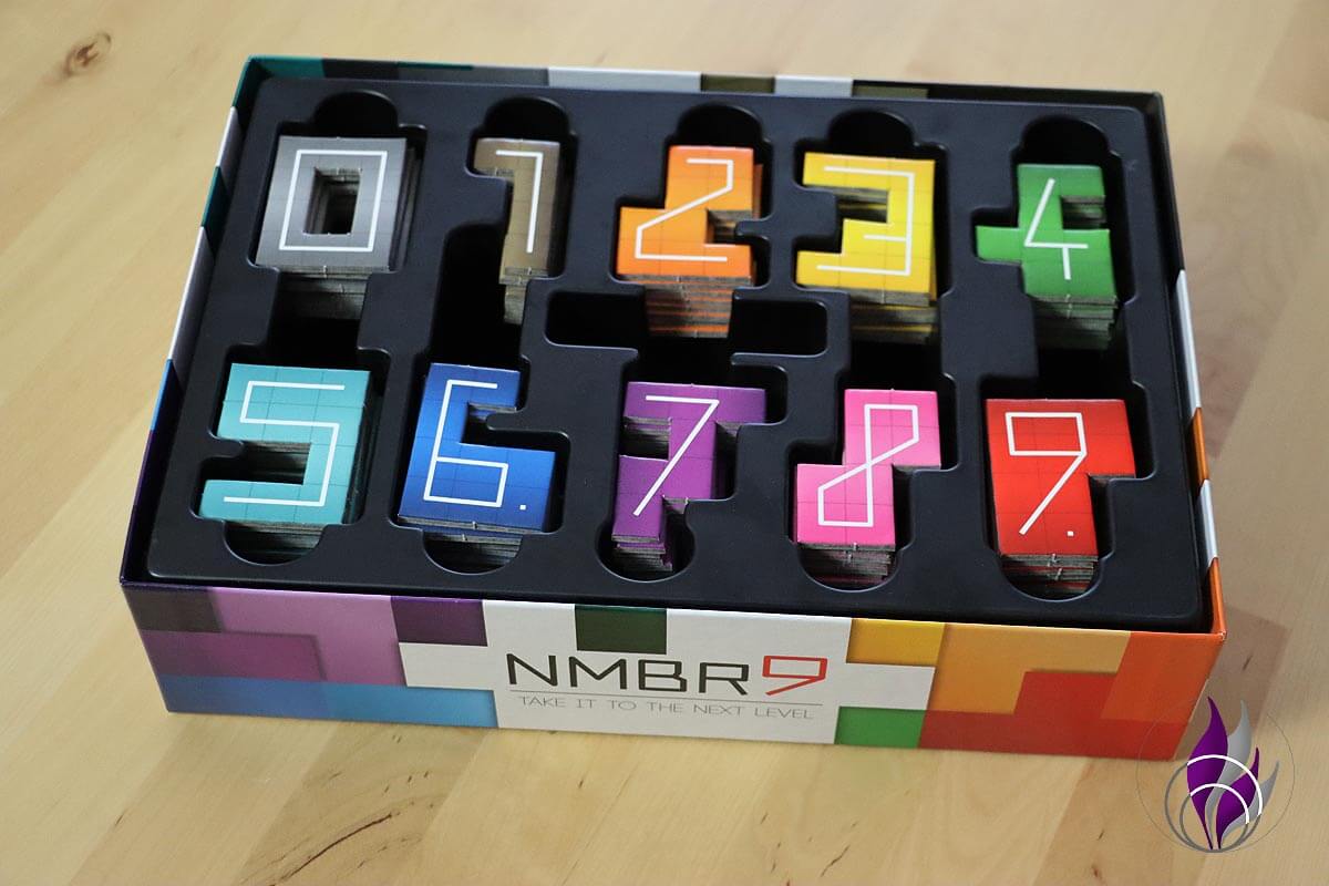 NMBR9 Abacusspiele Zahlenplättchen Schachtel Fächer fun4family