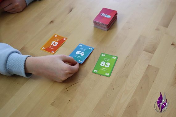 Split Kartenspiel Spielrunde Karte legen 2 fun4family