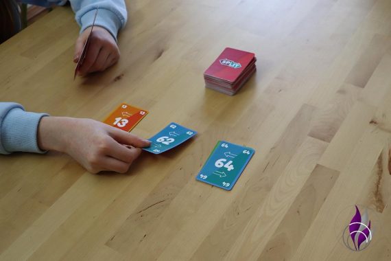 Split Kartenspiel Spielrunde Karte legen 3 fun4family