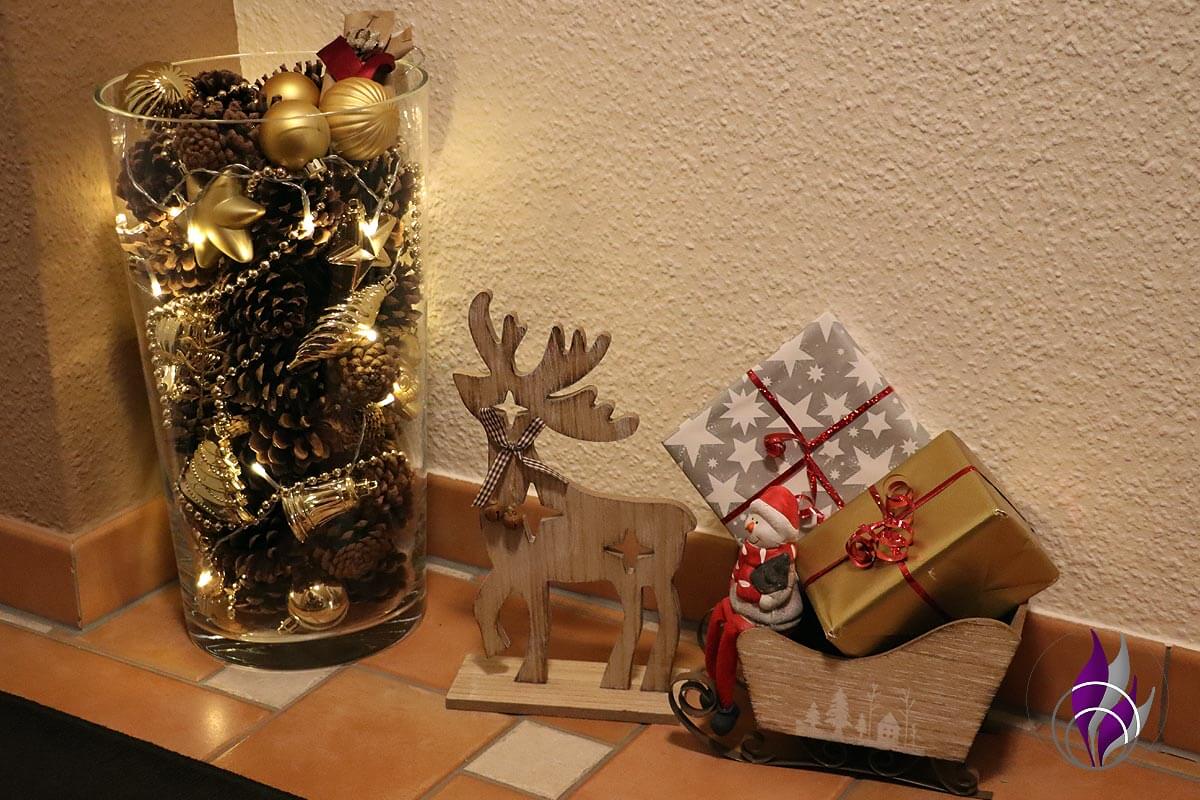 Weihnachtliche Vase Zapfen Weihnachtsschmuck Deko fun4family