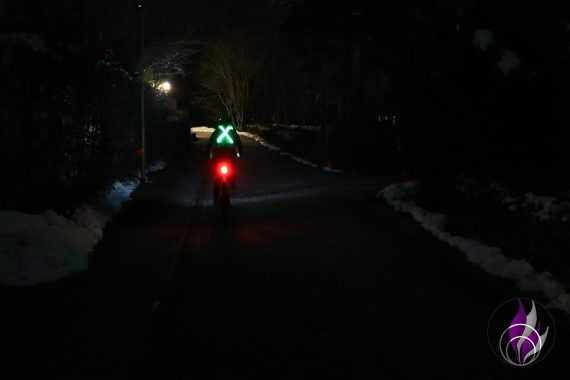 StreetGlow LED Leuchtweste Fahrradfahren hinten Rückseite fun4family