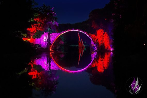 Illumination Rakotzbrücke Azaleen- und Rhododendronpark Kromlau 2023 fun4family