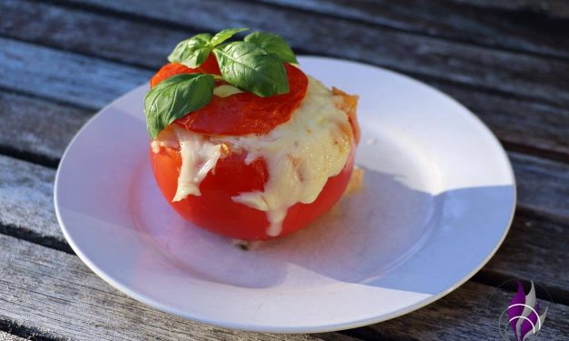 Gefüllte Tomaten mit Reis & Mozzarella – leicht & lecker
