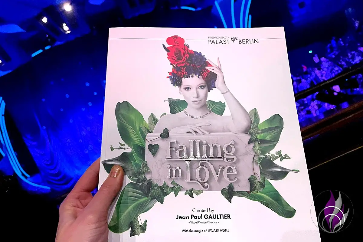 FALLING | IN LOVE Grand Show Friedrichstadt-Palast Berlin Programmheft fun4family